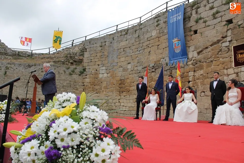 Foto 2 - La pregonera y la Corte de Honor dan la bienvenida a las fiestas del Corpus en Ledesma