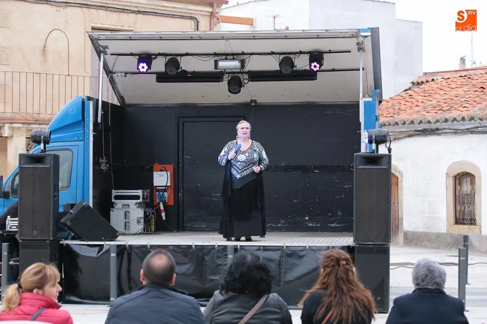 Foto 9 - Un espect&aacute;culo de copla y canci&oacute;n espa&ntilde;ola pone el broche al d&iacute;a dedicado a los mayores  