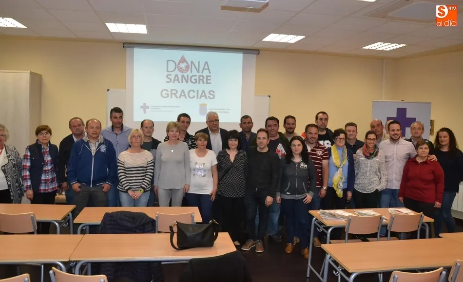Foto 5 - Un total de 55 mirobrigenses reciben una medalla por su n&uacute;mero de donaciones de sangre  