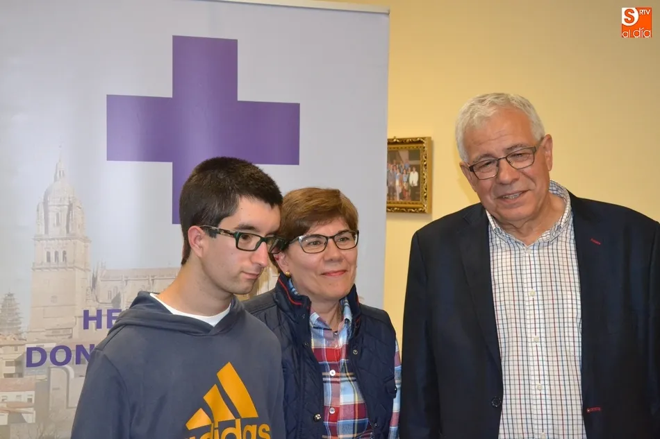 Foto 2 - Un total de 55 mirobrigenses reciben una medalla por su n&uacute;mero de donaciones de sangre  