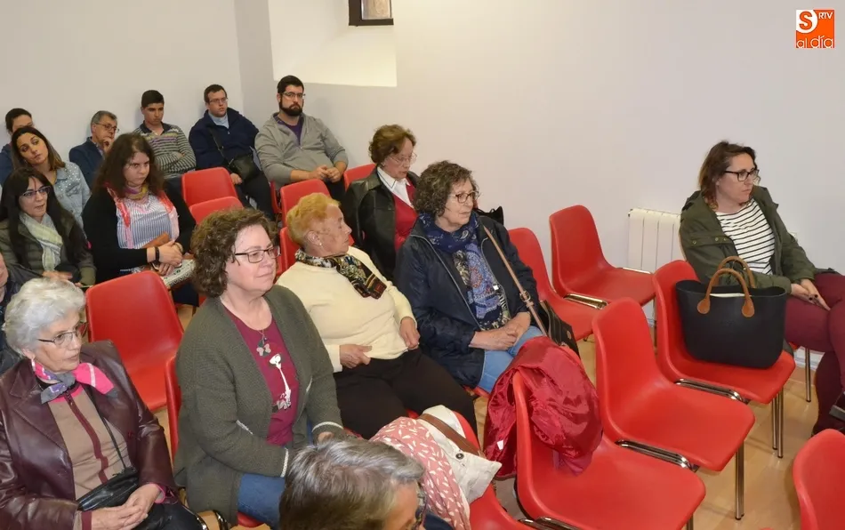 Foto 6 - La Semana de la Caridad dedica una mesa redonda al voluntariado  