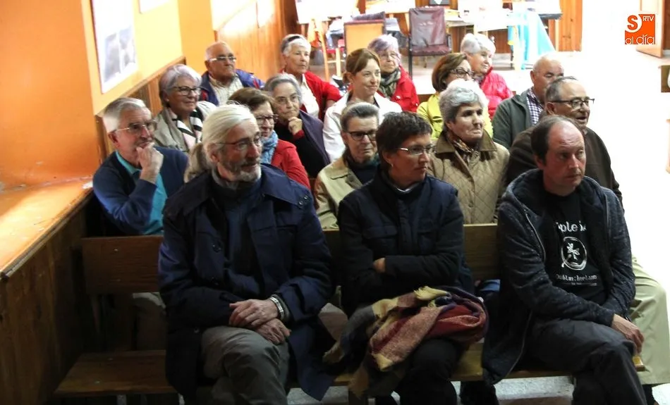 Foto 3 - La historia de la Raya protagoniza una charla divulgativa en Aldea del Obispo  