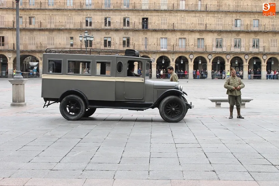 Foto 5 - Los soldados franquistas toman la Plaza Mayor