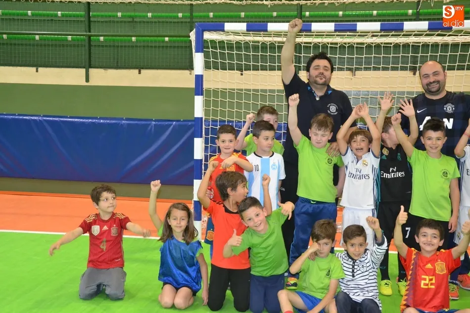 Foto 11 - Los prebenjamines del III Columnas cierran el curso deportivo  