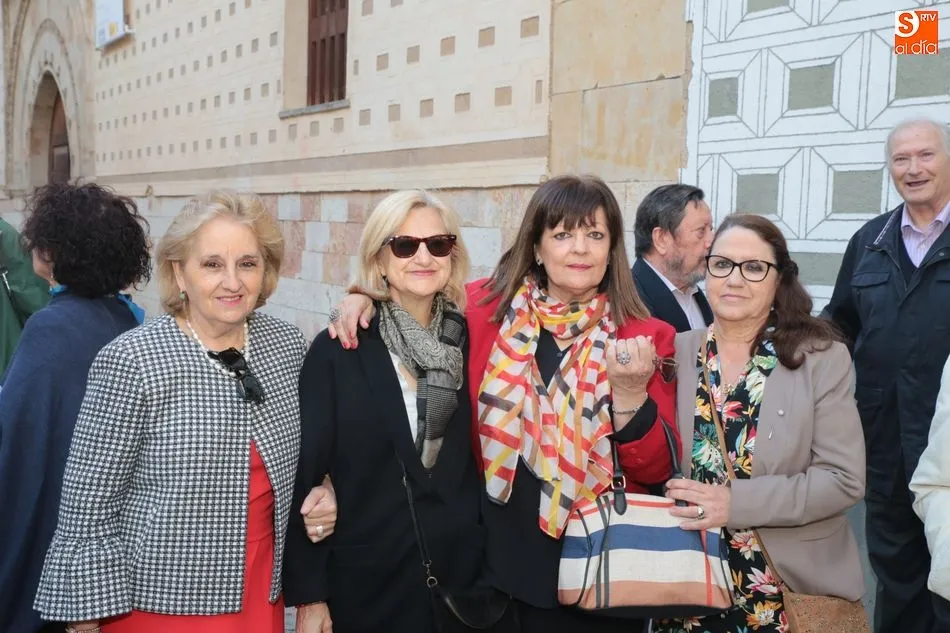 Foto 5 - Los alumnos de San Eloy homenajean a Miguel &Aacute;ngel Gasco y a Mari &Aacute;ngeles Gim&eacute;nez