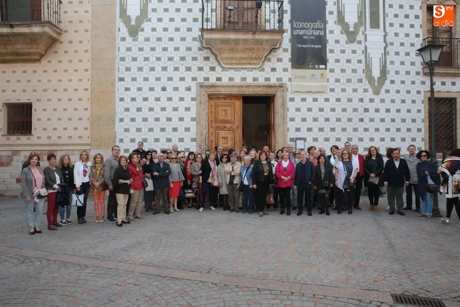 Foto 4 - Los alumnos de San Eloy homenajean a Miguel &Aacute;ngel Gasco y a Mari &Aacute;ngeles Gim&eacute;nez