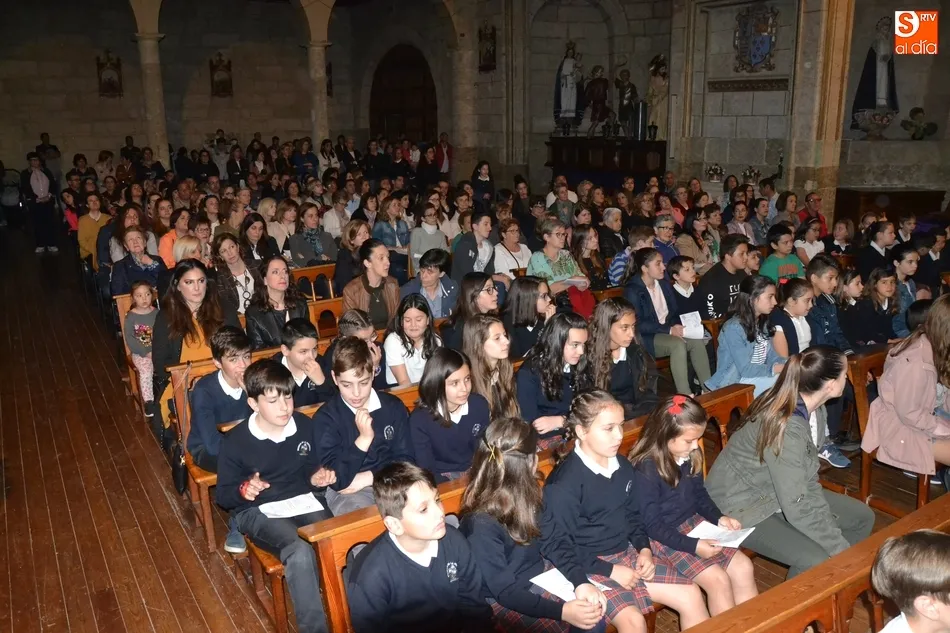 Foto 6 - La Comunidad Educativa de Misioneras-Santa Teresa despide mayo con una eucarist&iacute;a conjunta  