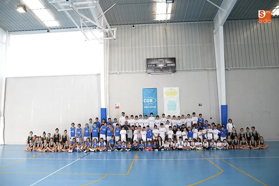 Foto 3 - Fiesta multitudinaria en Aldeatejada con el D&iacute;a de la Escuela Deportiva