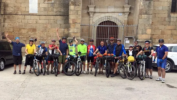 Una veintena de personas arrancaban este jueves en Aldeadávila la Transmorucha 2018