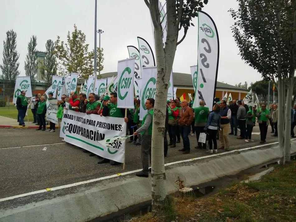 Foto 4 - Csif pide en Topas la equiparaci&oacute;n salarial de los empleados p&uacute;blicos de prisiones