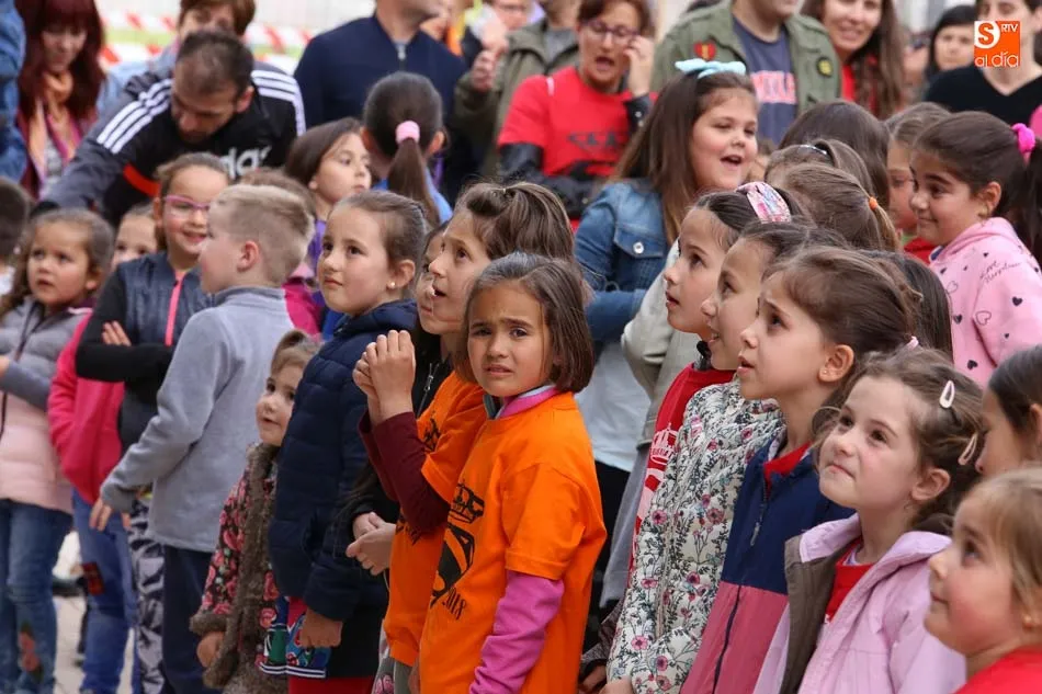 Foto 10 - Disfraces, m&uacute;sica y mucha diversi&oacute;n en la gran fiesta infantil &lsquo;Canta Juegos&rsquo; de Villares