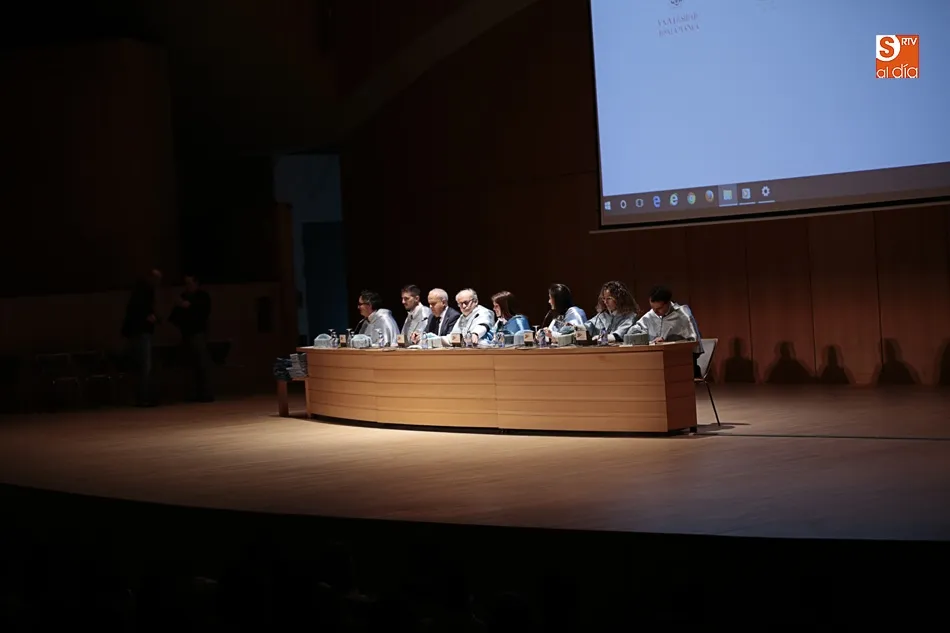 Foto 7 - Imposici&oacute;n de becas a los alumnos de Educaci&oacute;n