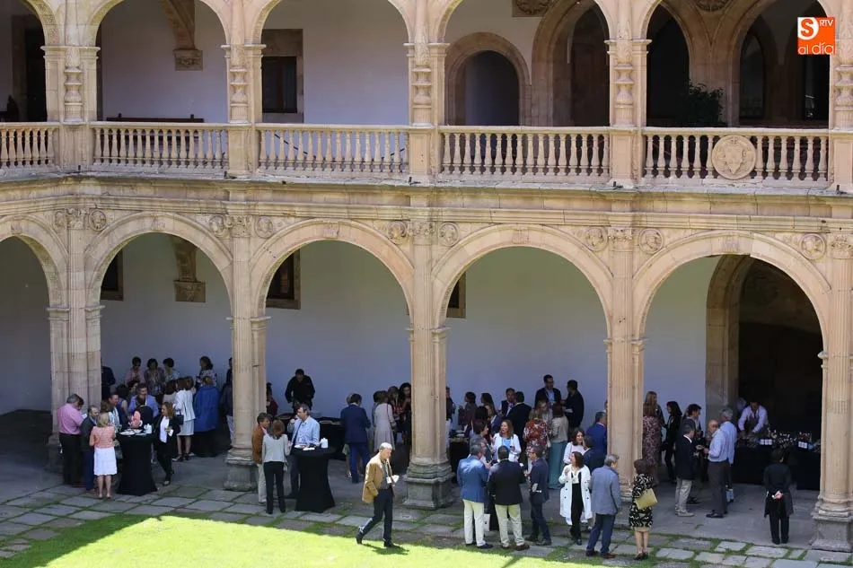 Foto 4 - Reencuentro de un centenar de alumnos de la promoci&oacute;n de Medicina de 1982