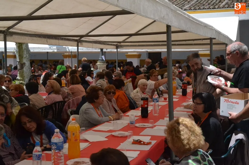Foto 9 - El Encuentro de Encajeras revalida su &eacute;xito con gran ambiente y Jos&eacute; Pinto como invitado estelar  