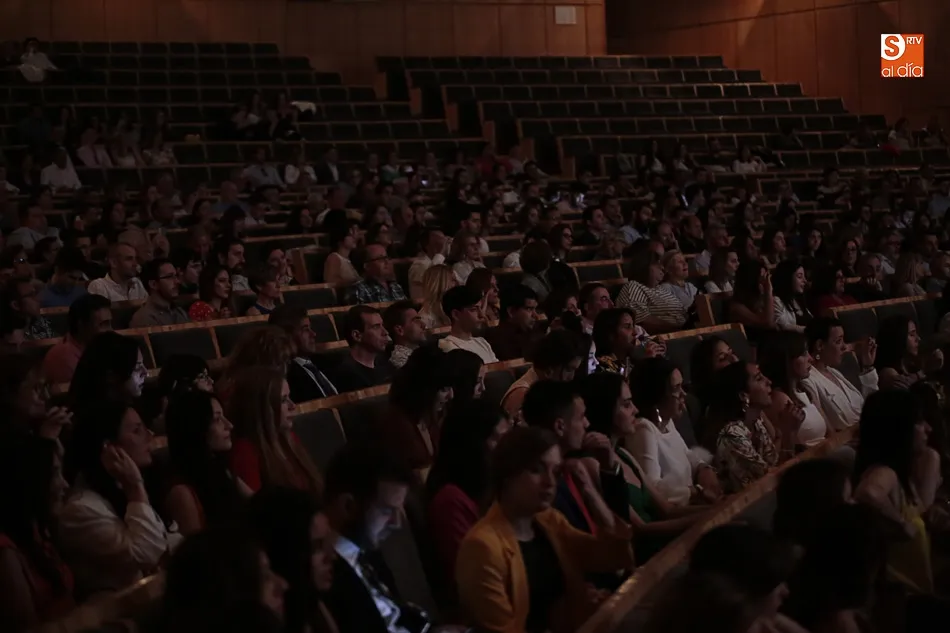 Foto 8 - Los alumnos de Pedagog&iacute;a cierran el curso con su graduaci&oacute;n  