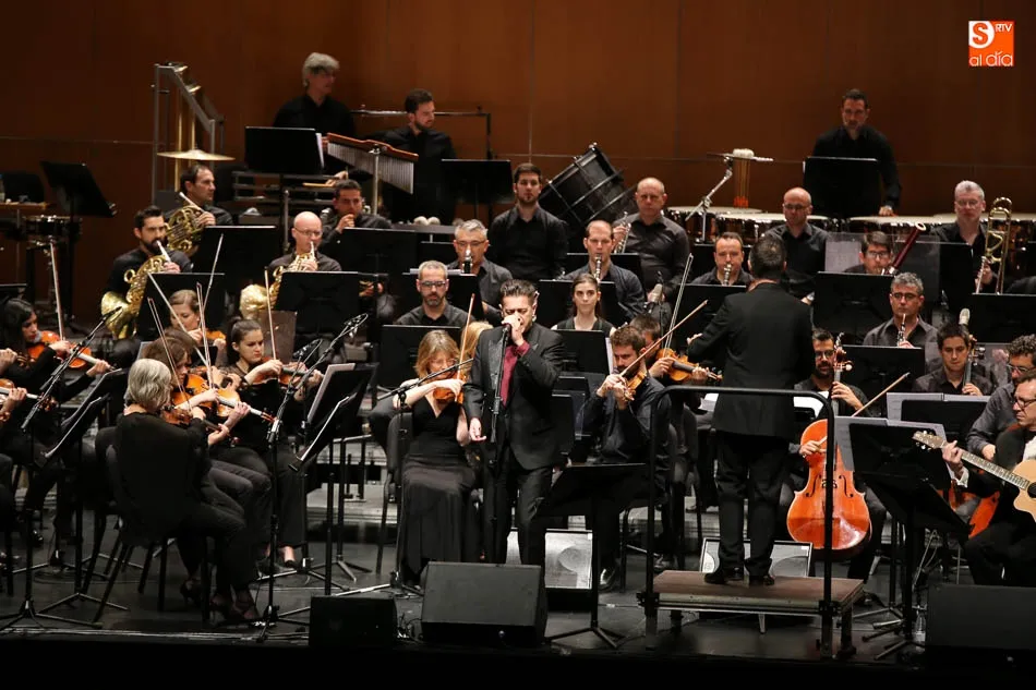 Foto 11 - Santiago Auser&oacute;n y la orquesta sinf&oacute;nica de Castilla Y le&oacute;n deslumbran en el CAEM