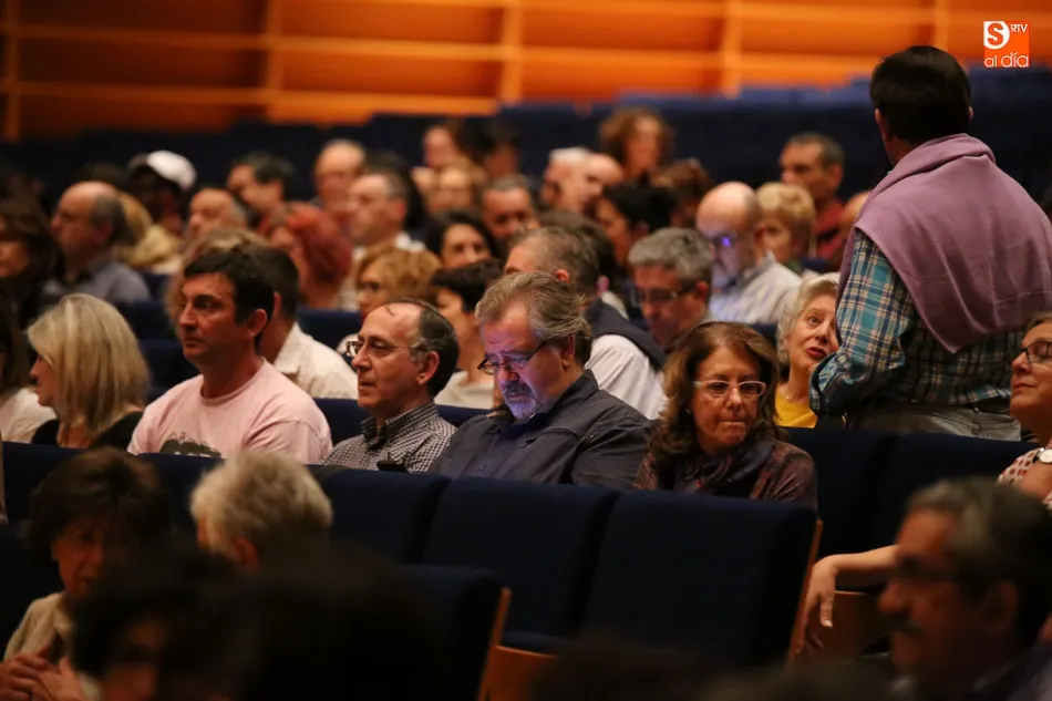 Foto 9 - Santiago Auser&oacute;n y la orquesta sinf&oacute;nica de Castilla Y le&oacute;n deslumbran en el CAEM