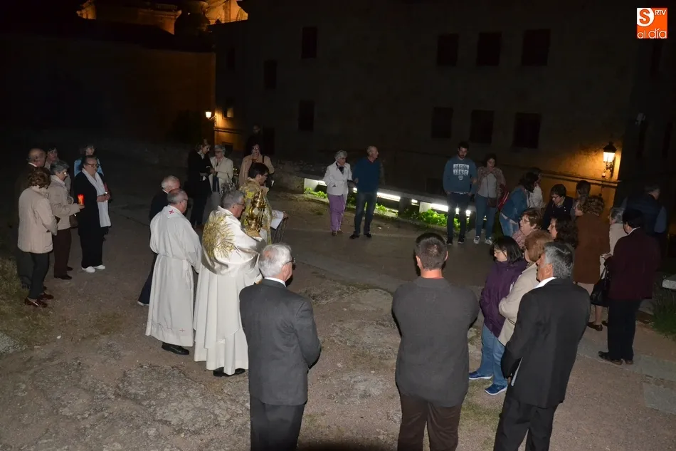 Foto 9 - El Sant&iacute;simo vuelve a salir de la Catedral cerca de la medianoche tres a&ntilde;os despu&eacute;s  