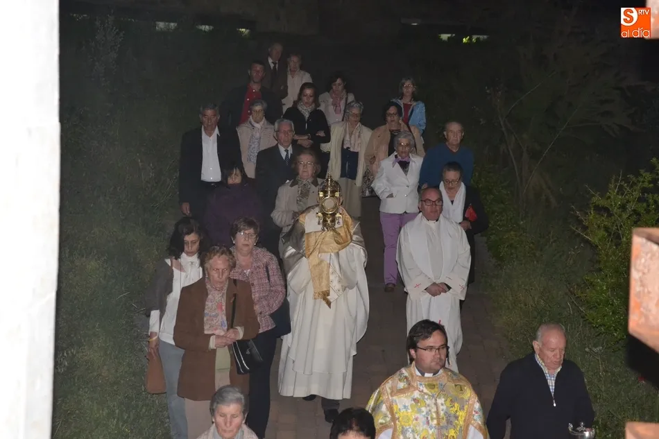 Foto 8 - El Sant&iacute;simo vuelve a salir de la Catedral cerca de la medianoche tres a&ntilde;os despu&eacute;s  