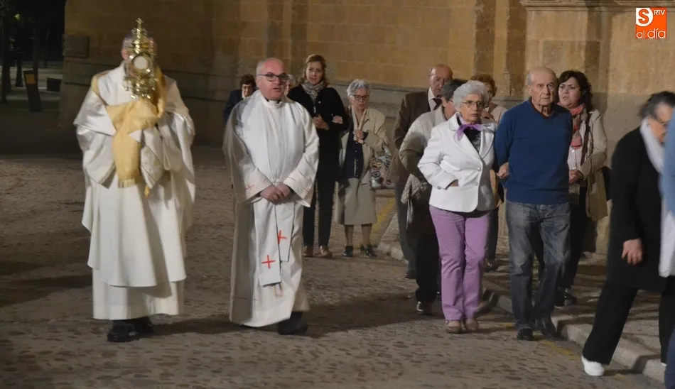 Foto 5 - El Sant&iacute;simo vuelve a salir de la Catedral cerca de la medianoche tres a&ntilde;os despu&eacute;s  