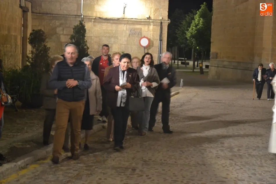 Foto 4 - El Sant&iacute;simo vuelve a salir de la Catedral cerca de la medianoche tres a&ntilde;os despu&eacute;s  