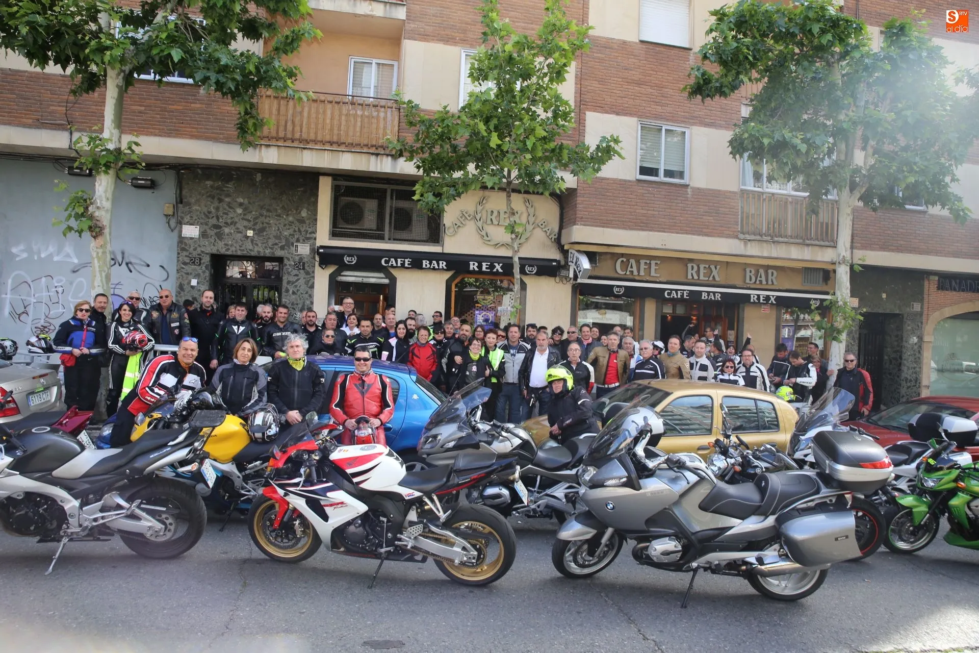 Moteros reunidos antes de la ruta / Foto: Alberto Martín