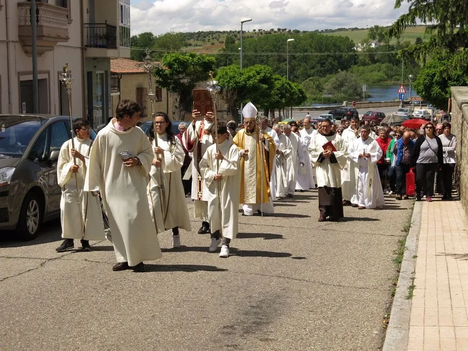 Foto 10 - M&aacute;s de 400 peregrinos ganan el Jubileo con la Di&oacute;cesis de Salamanca