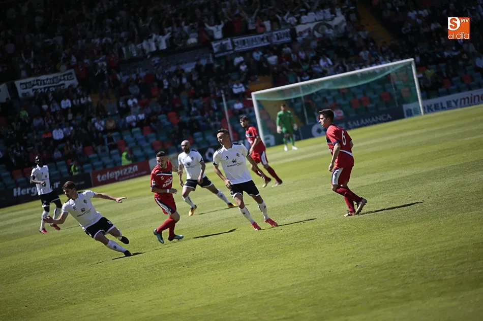 Foto 7 - El Salmantino UDS llega tarde a un Helm&aacute;ntico de gala y se la volver&aacute; a jugar fuera de casa ante...