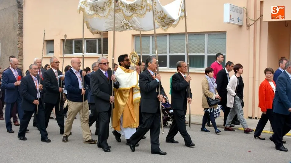 Foto 10 - Tres altares para recibir la Custodia en la procesi&oacute;n del domingo de Corpus