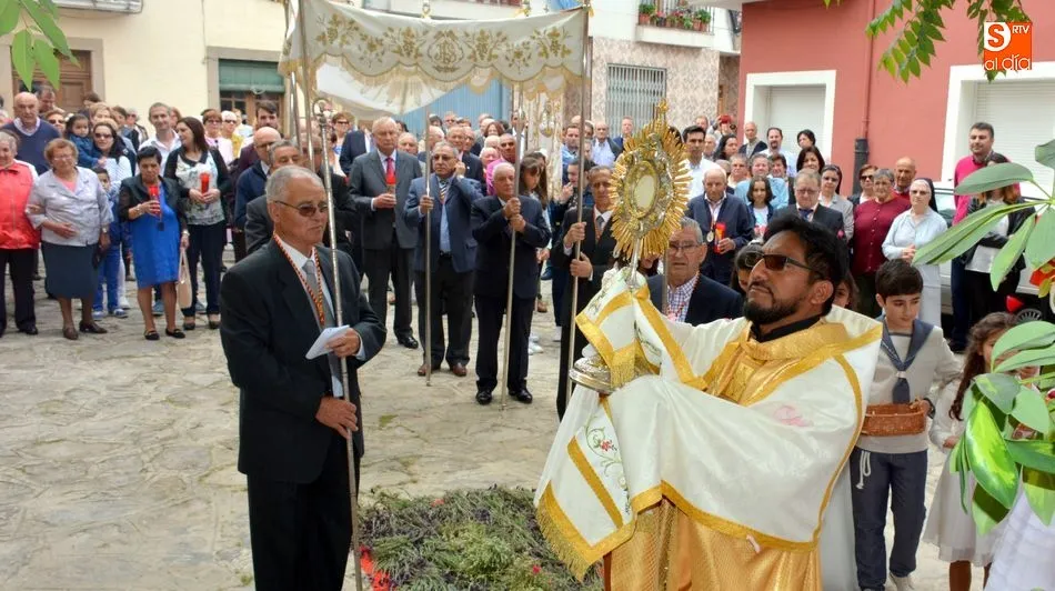 Foto 4 - Tres altares para recibir la Custodia en la procesi&oacute;n del domingo de Corpus