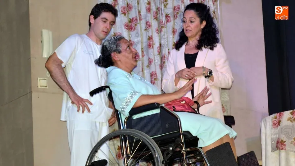 Foto 5 - La compa&ntilde;&iacute;a Cinco Sentidos ofreci&oacute; una divertida y emotiva representaci&oacute;n