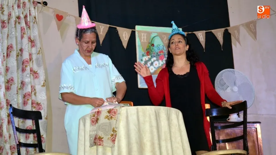 Foto 6 - La compa&ntilde;&iacute;a Cinco Sentidos ofreci&oacute; una divertida y emotiva representaci&oacute;n
