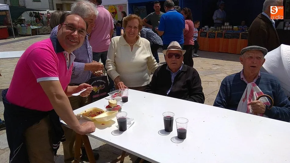 Foto 2 - La Feria Sierra Quilama llega a su final con una multitudinaria comida