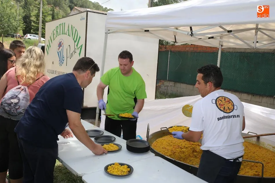 Foto 2 - Paella popular en Aldeatejada en la recta final de las fiestas