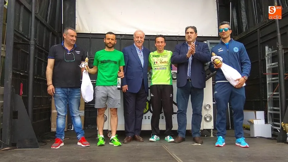 Foto 3 - Vicente del Bosque se suma a la fiesta del deporte en Nava de Francia