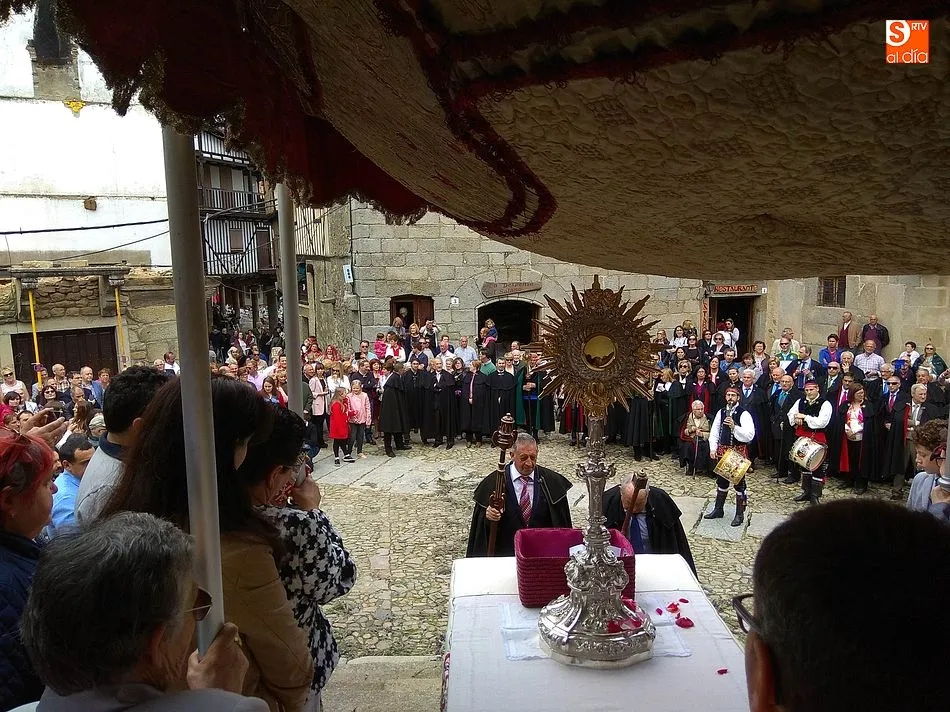 Foto 8 - La Alberca se engalana para un solemne d&iacute;a del Corpus