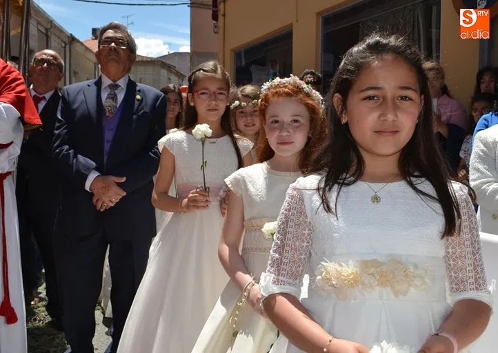 Foto 9 - El buen tiempo anima una intensa celebraci&oacute;n del Corpus en Pe&ntilde;aranda