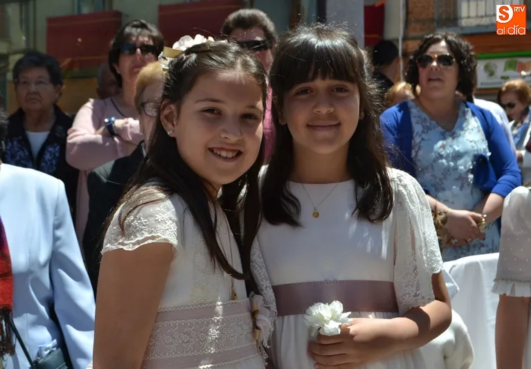 Foto 4 - El buen tiempo anima una intensa celebraci&oacute;n del Corpus en Pe&ntilde;aranda