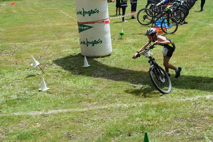 Foto 8 - Gran participaci&oacute;n en el Cross, Canicross y Duatl&oacute;n de Nava de Francia