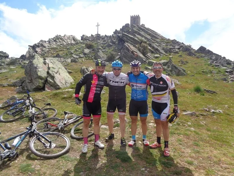 Foto 6 - 200 participantes se animan a la&nbsp;subida del Pico Cervero desde Tamames  