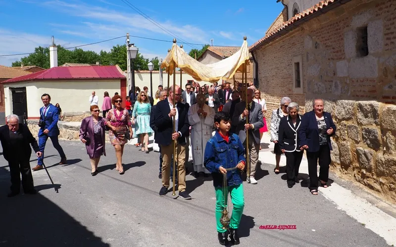 Foto 3 - Boveda del Rio Almar se vuelca en la celebraci&oacute;n del Corpus