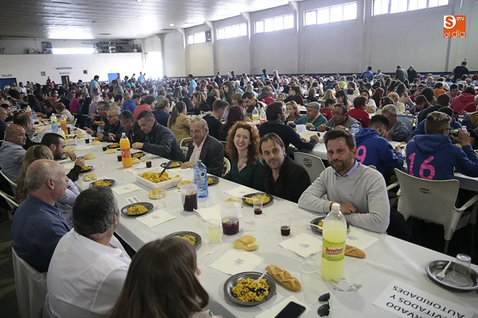 Foto 5 - La multitudinaria paella popular pone el broche de oro a las fiestas de Villares de la Reina