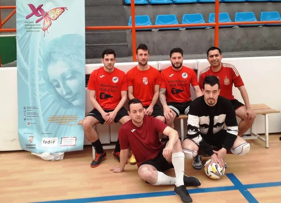 Foto 2 - F&uacute;tbol sala al servicio de la solidaridad  