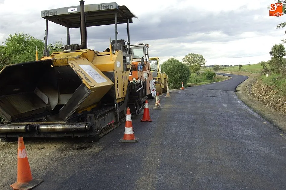 Críticas desde Robleda a la Diputación por dejar sin culminar el arreglo de la carretera a El...