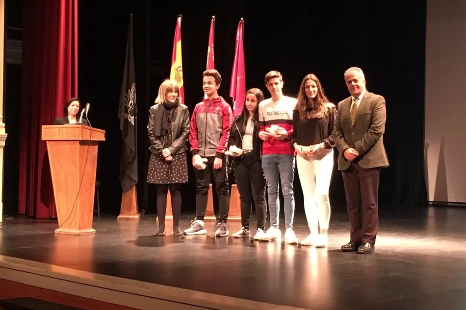 Foto 2 - El IES Ramos del Manzano&nbsp;gana el primer premio de Motivar para Emprender  