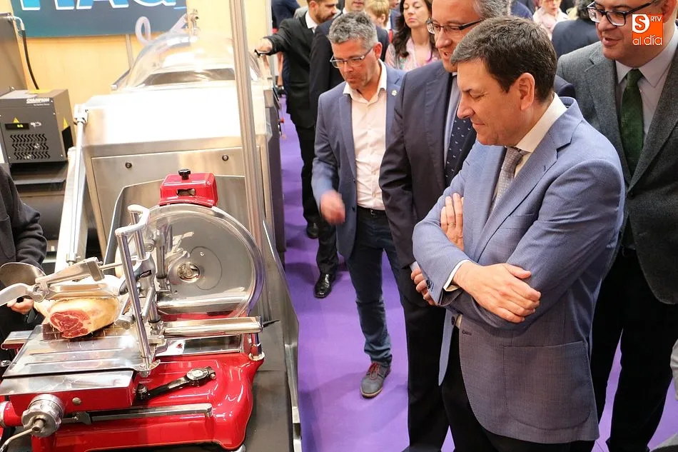Foto 3 - La recuperaci&oacute;n de empleo protagoniza la apertura de la FIC 2018