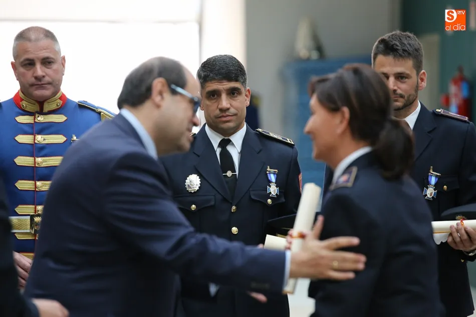 Foto 10 - La Polic&iacute;a Local celebra la fiesta de su patr&oacute;n con la tradicional entrega de medallas y...