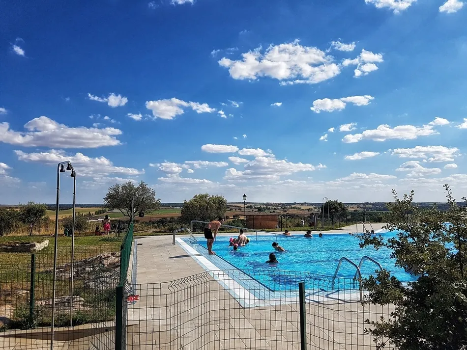 Piscinas municipales de Juzbado.