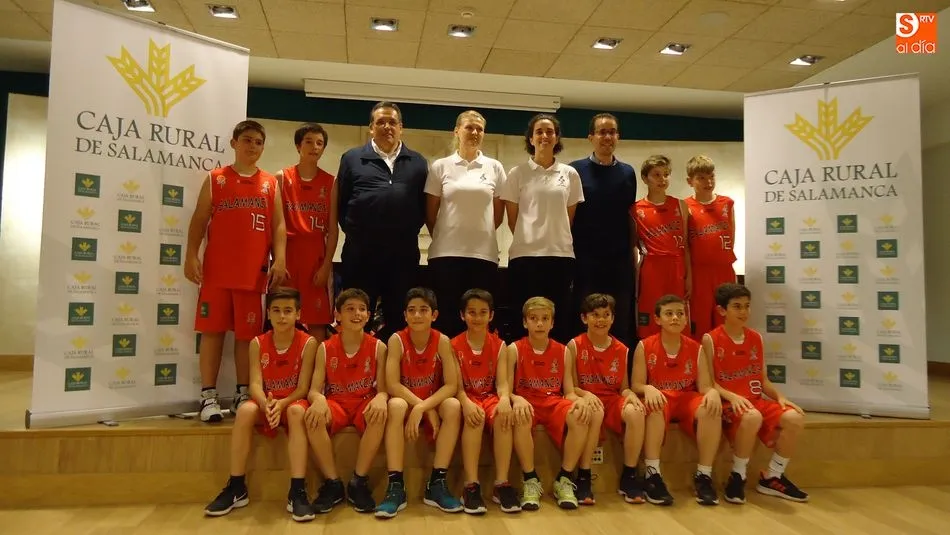Foto 4 - Caja Rural presenta a los equipos que representar&aacute;n a Salamanca en el Campeonato PRG de Baloncesto ...