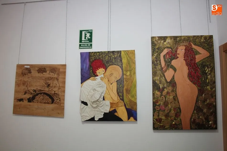 Foto 7 - Beatriz Arjona Borja expone en Vitigudino sus pirograbados de madera  